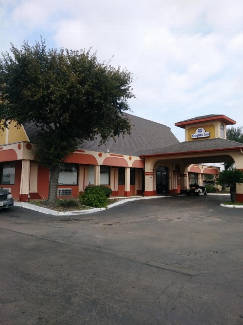 Knights Inn San Antonio near Frost Bank Center image 12
