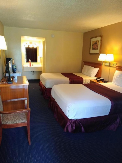 Knights Inn San Antonio near Frost Bank Center image 32
