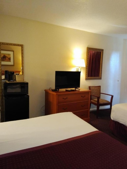 Knights Inn San Antonio near Frost Bank Center image 36