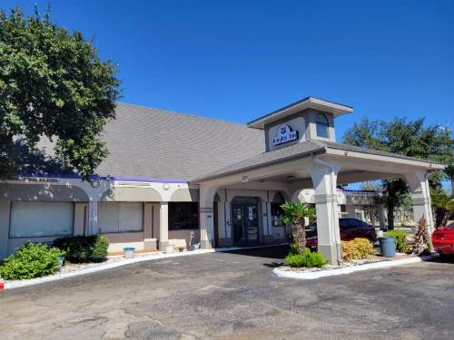 Knights Inn San Antonio near Frost Bank Center image 37