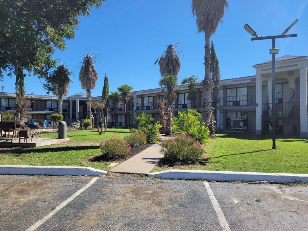 Knights Inn San Antonio near Frost Bank Center